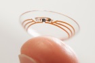 Google создаст «умные» контактные линзы, которые сохранят людям здоровье